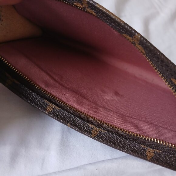 Louis Vuitton Accessory Zip Pouch w/ Removable Chain - Picture 11 of 16
